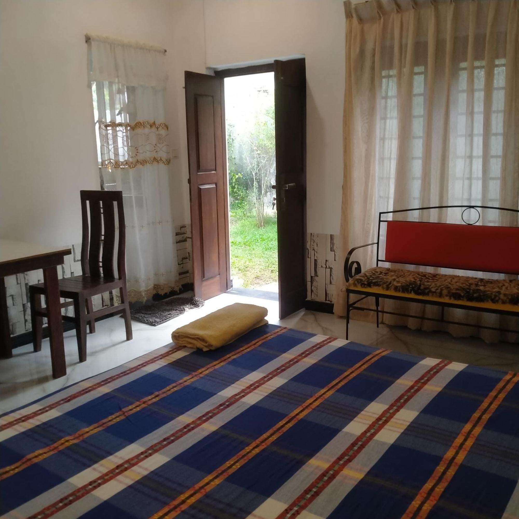 Living Home Νεγκόμπο Δωμάτιο φωτογραφία